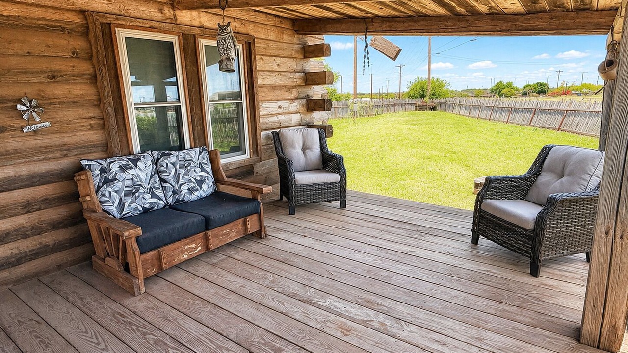 Photo of Patio Balcony in Anson