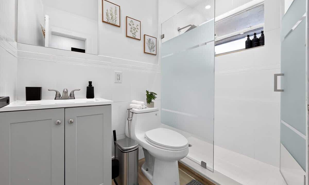 Photo of Bathroom in Miami Gardens