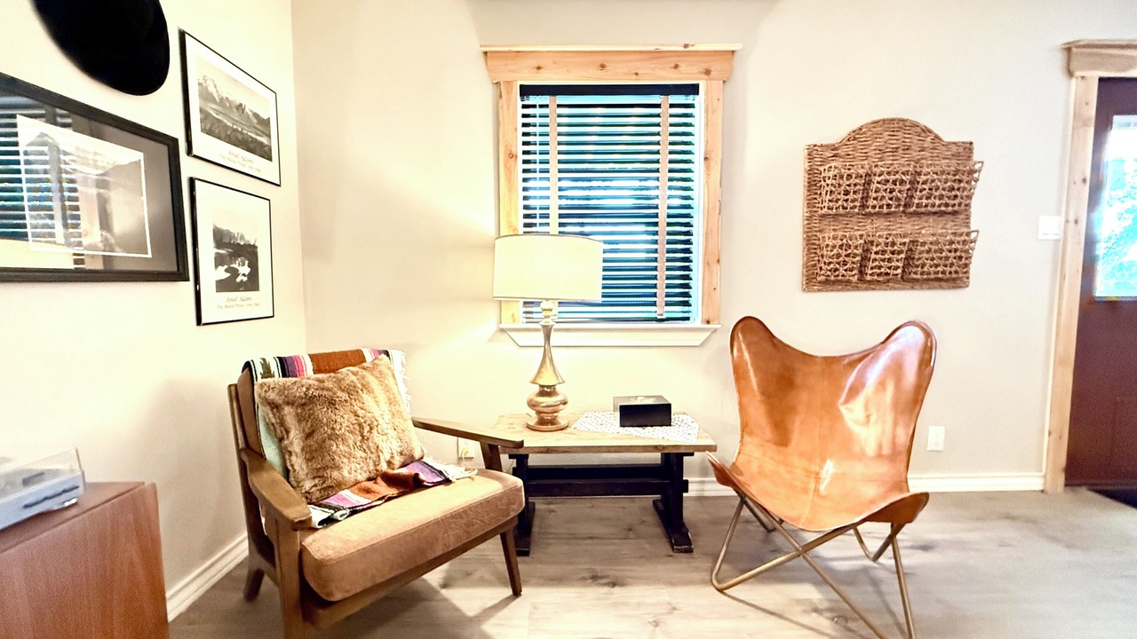 Photo of Livingroom in Midland
