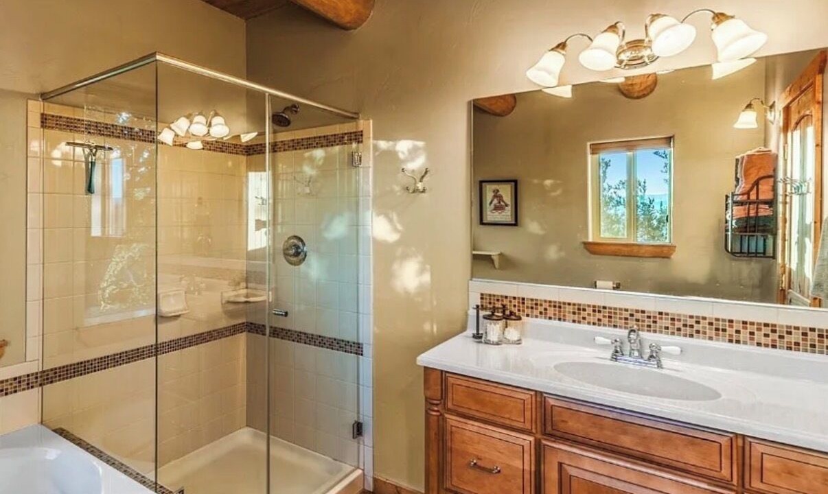 Photo of Bathroom in Indian Mountain