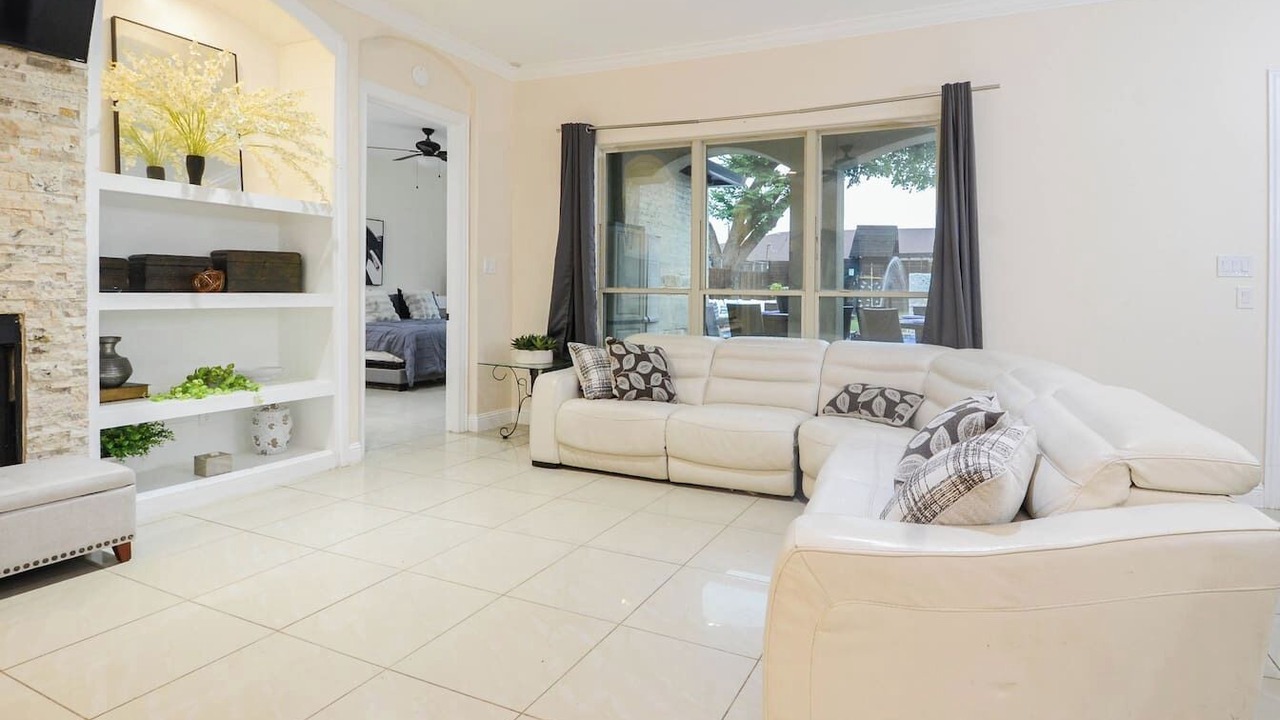 Photo of Livingroom in Irving