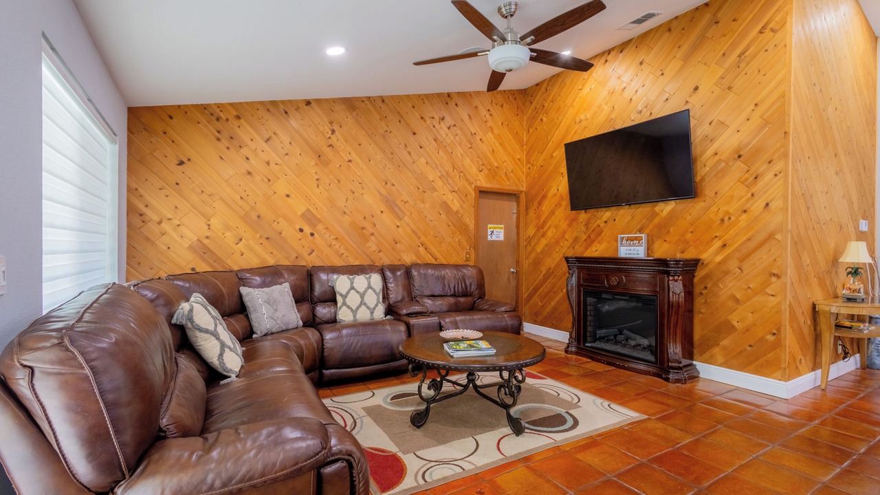Photo of Livingroom in Weston