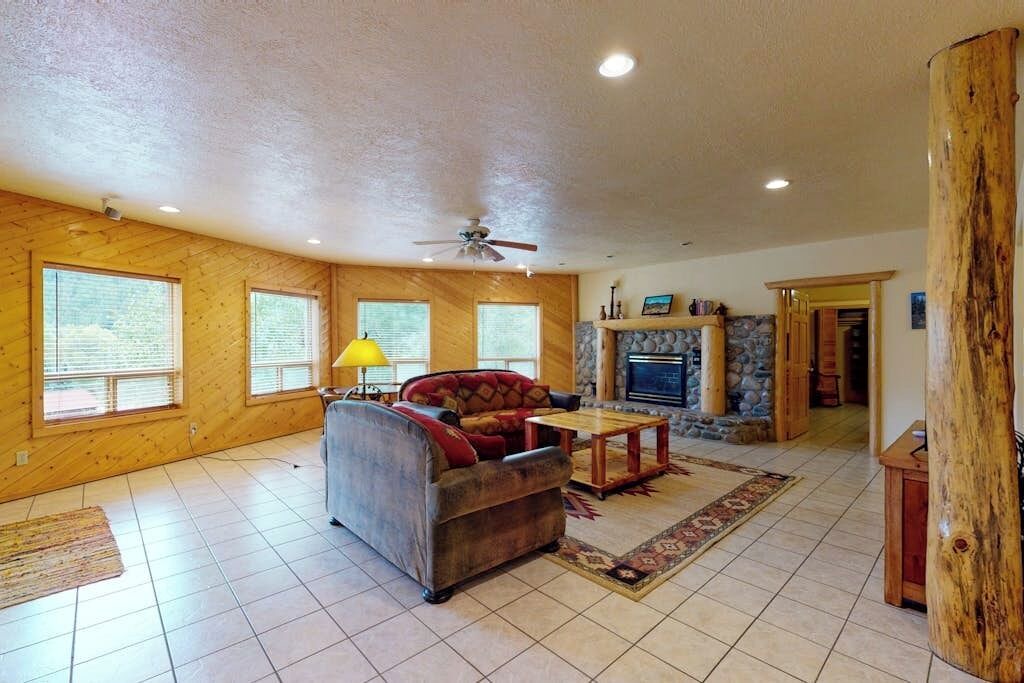 Photo of Livingroom in San Juan River Village
