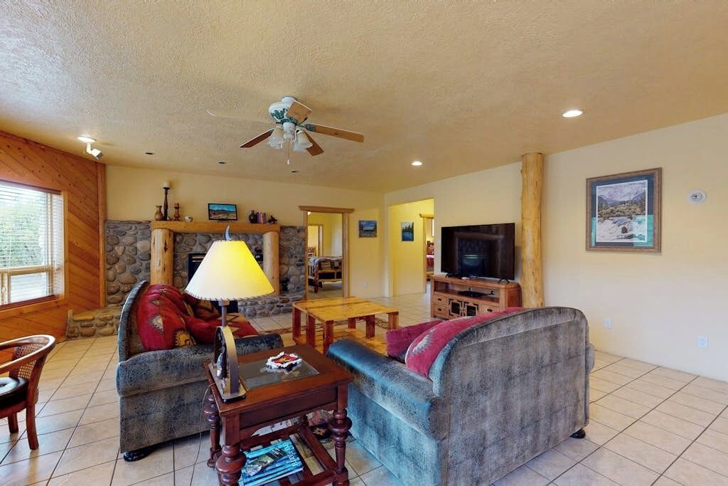 Photo of Livingroom in San Juan River Village