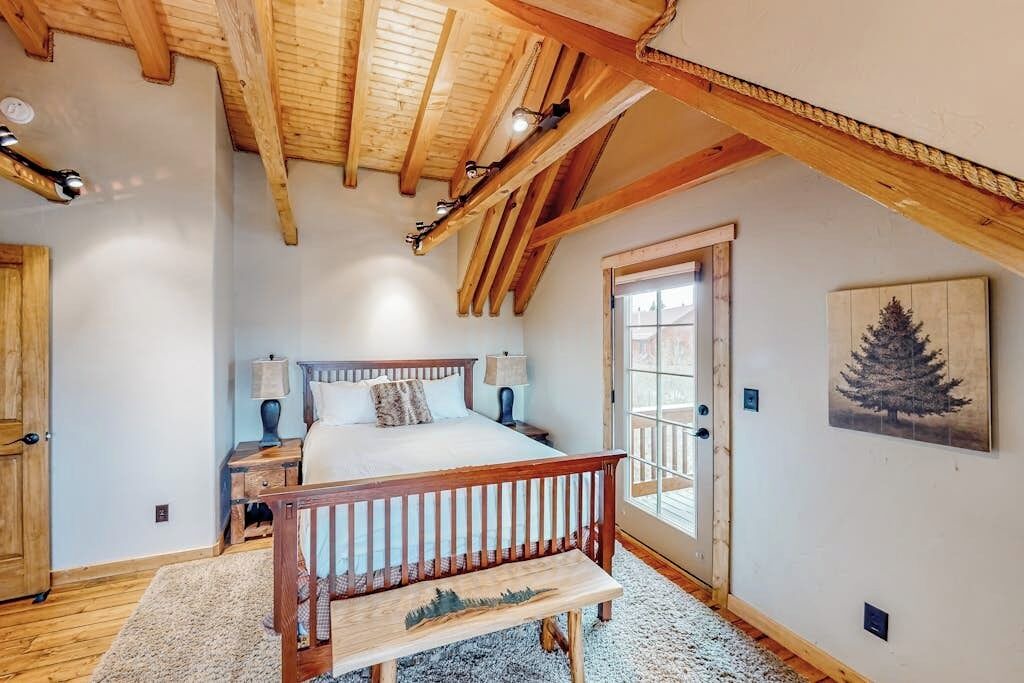 Photo of Bedroom in Warm Springs