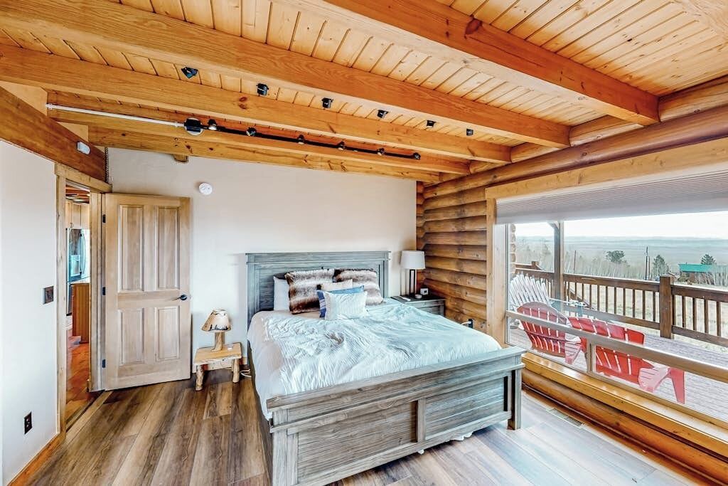 Photo of Bedroom in Warm Springs