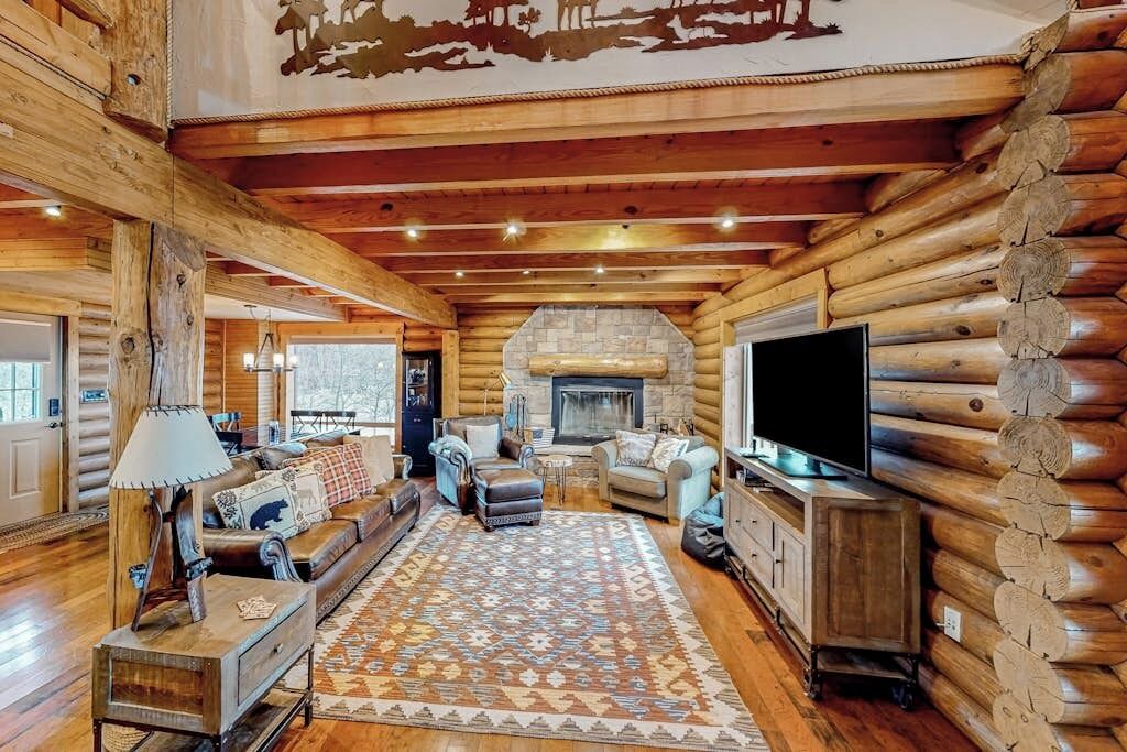 Photo of Livingroom in Warm Springs