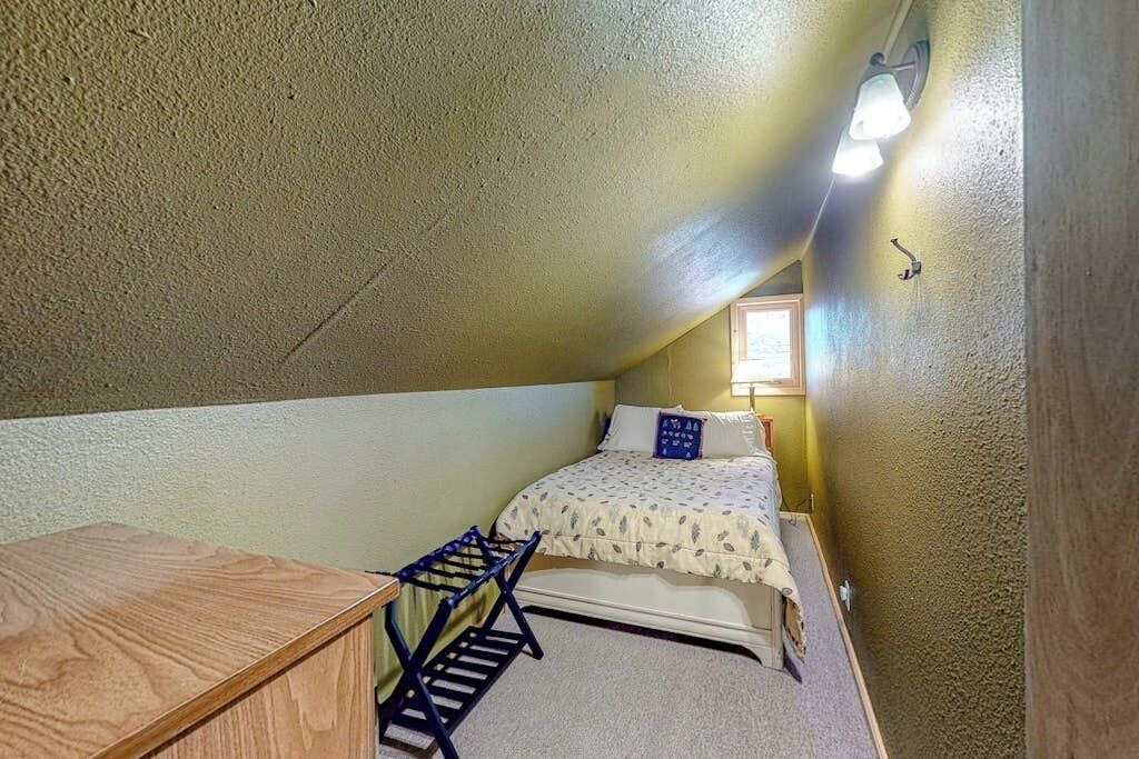 Photo of Bedroom in South Fork