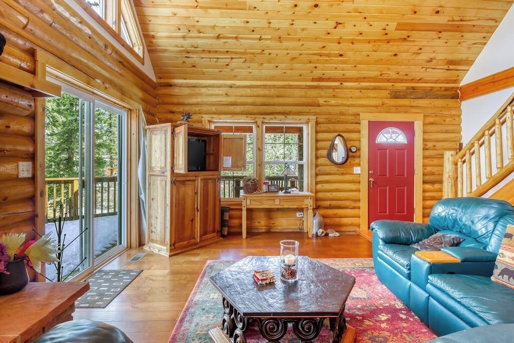 Photo of Livingroom in Columbine Lake
