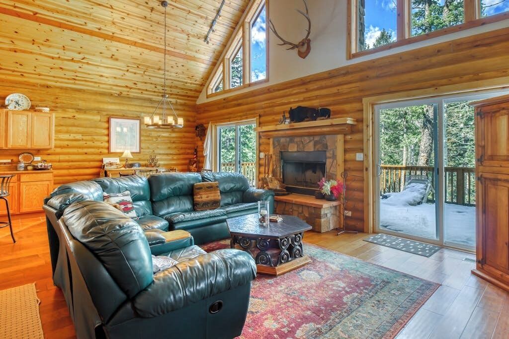 Photo of Livingroom in Columbine Lake