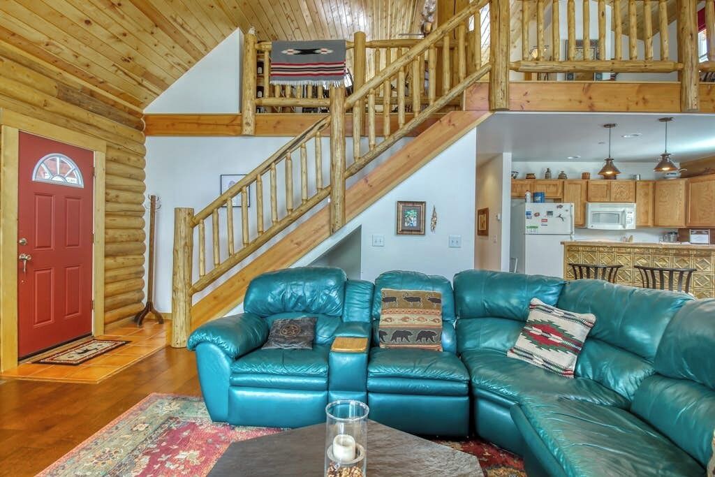 Photo of Livingroom in Columbine Lake