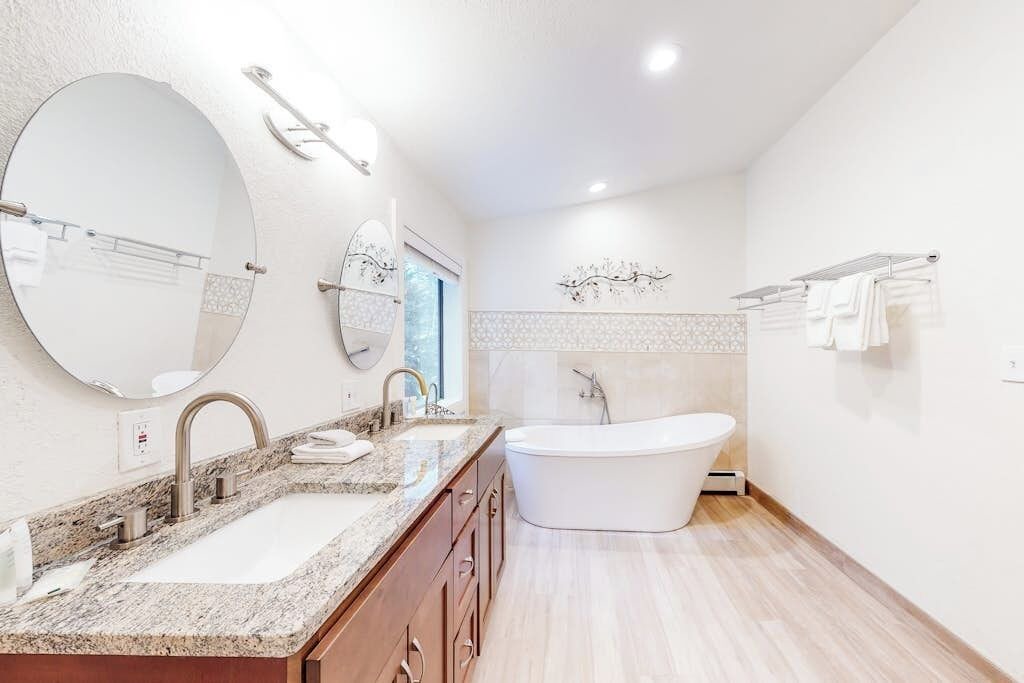 Photo of Bathroom in Columbine Lake