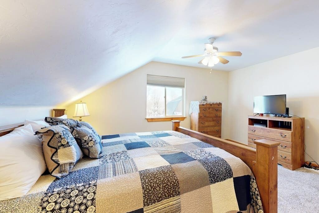 Photo of Bedroom in Gunnison