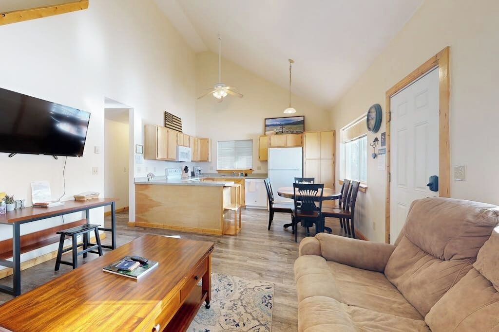 Photo of Livingroom in Gunnison