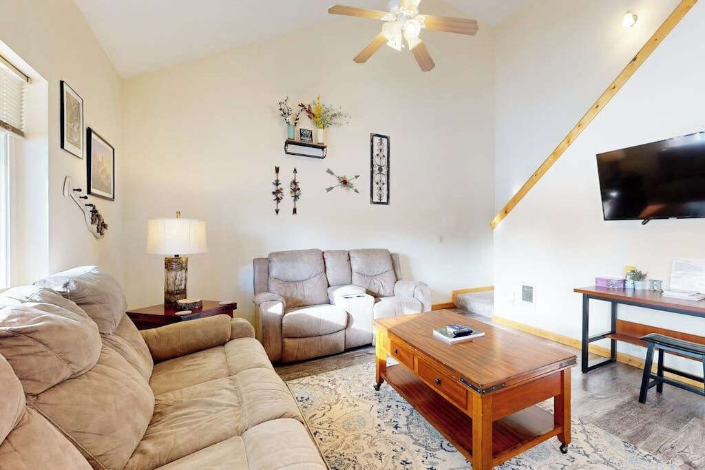 Photo of Livingroom in Gunnison