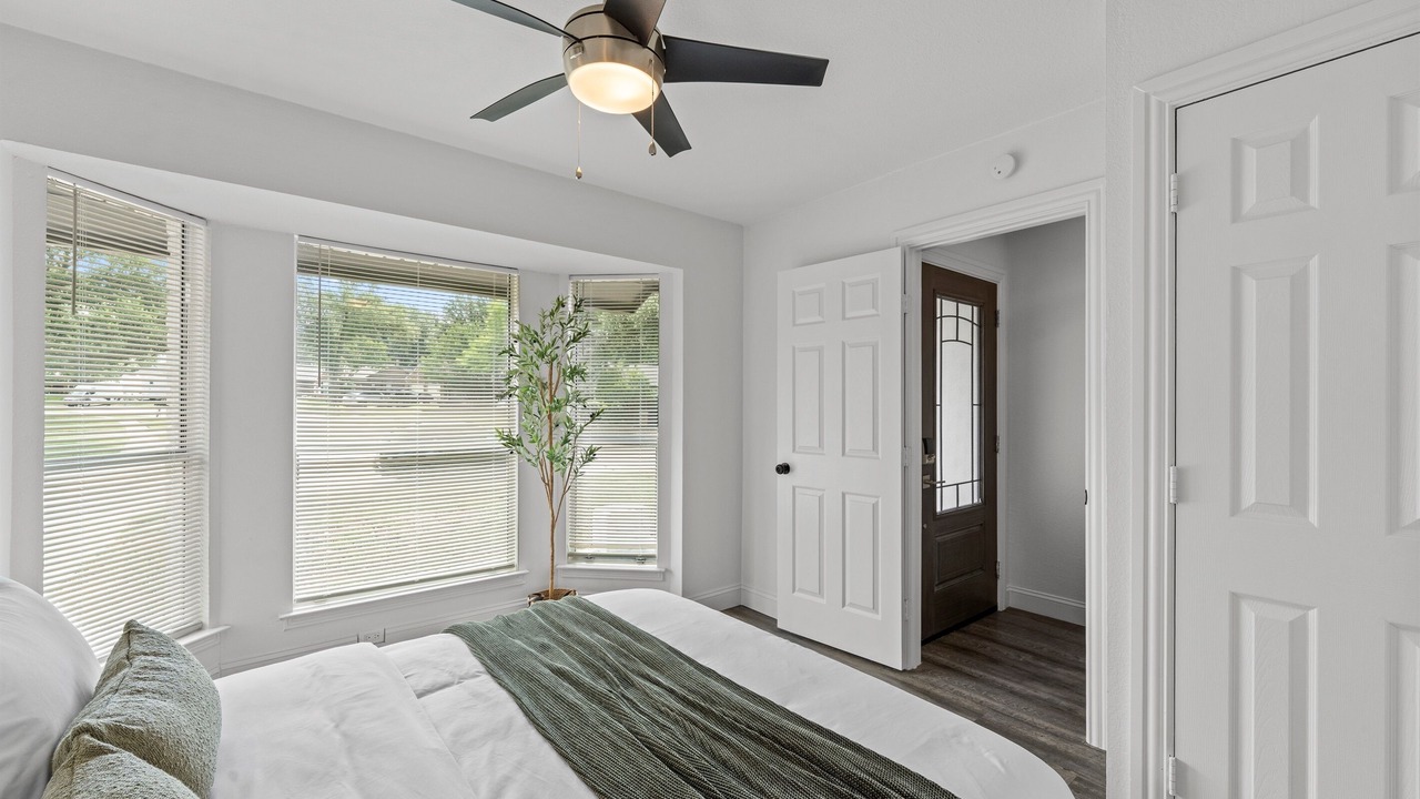 Photo of Bedroom in Euless