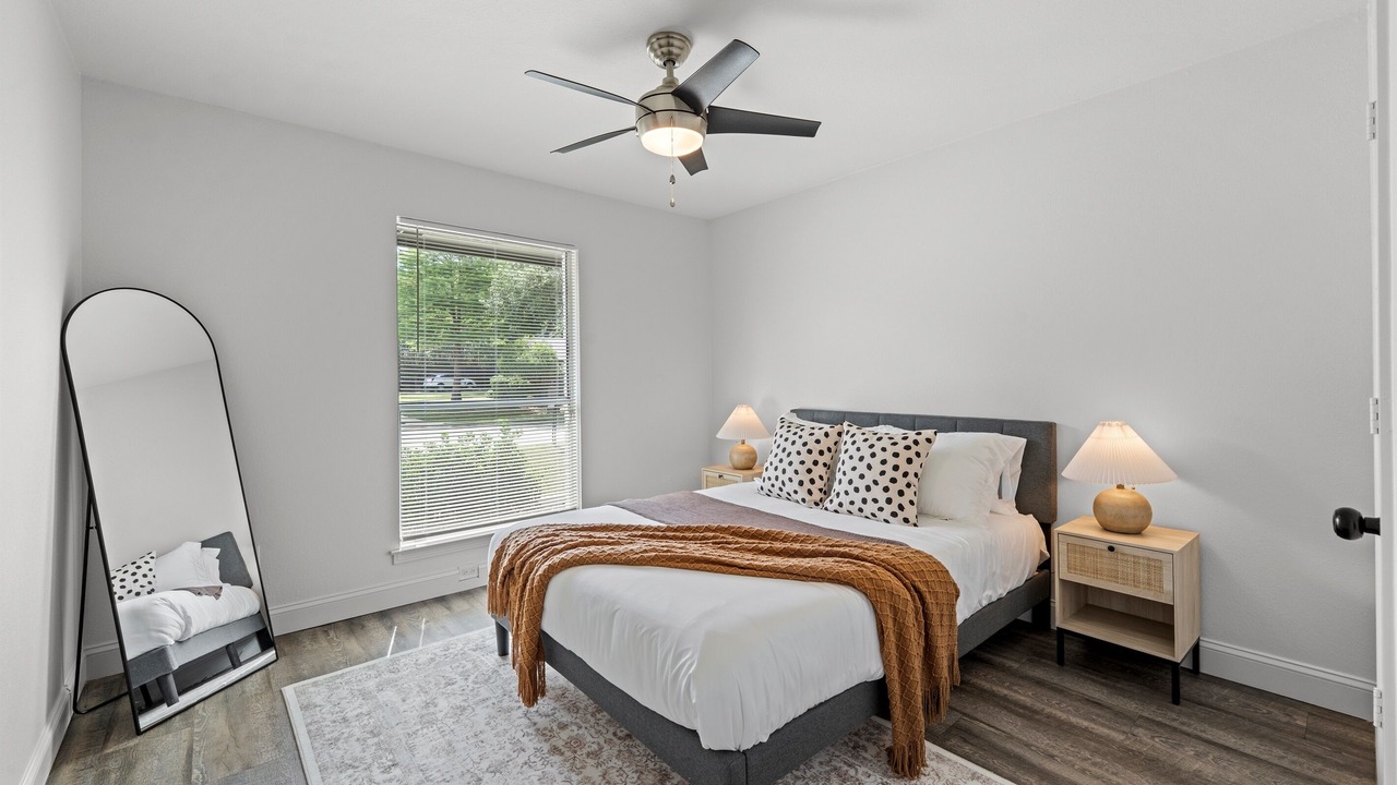 Photo of Bedroom in Euless