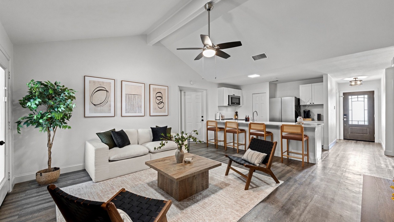 Photo of Livingroom in Euless