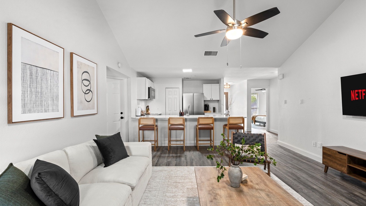 Photo of Livingroom in Euless