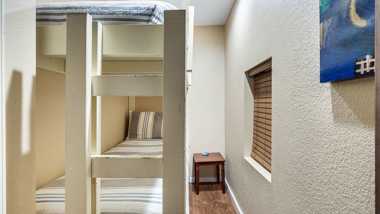 Photo of Bedroom in Baytowne Wharf