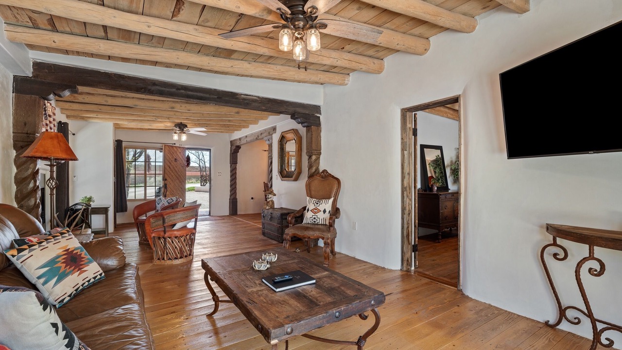 Photo of Livingroom in Canoncito