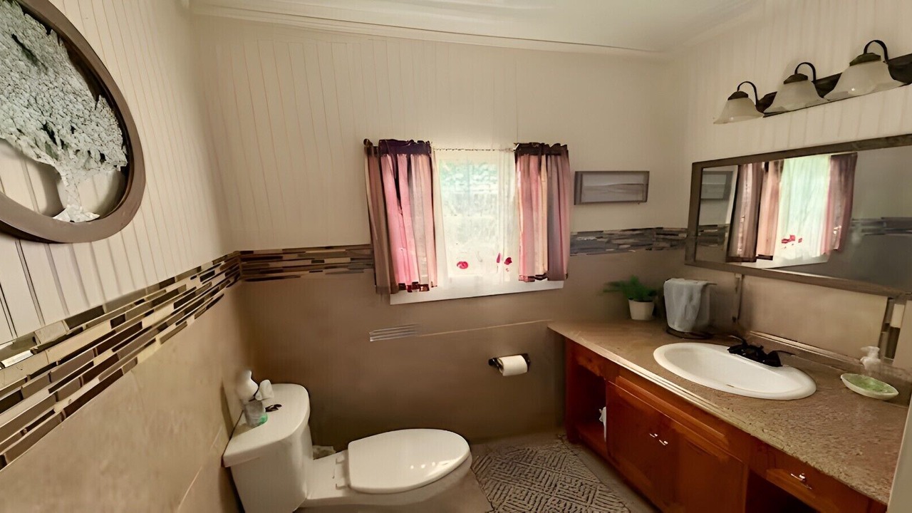 Photo of Bathroom in Beaumont