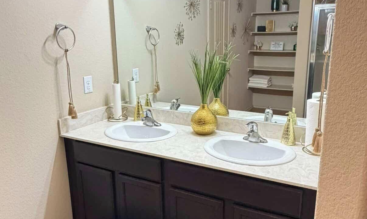 Photo of Bathroom in Porter