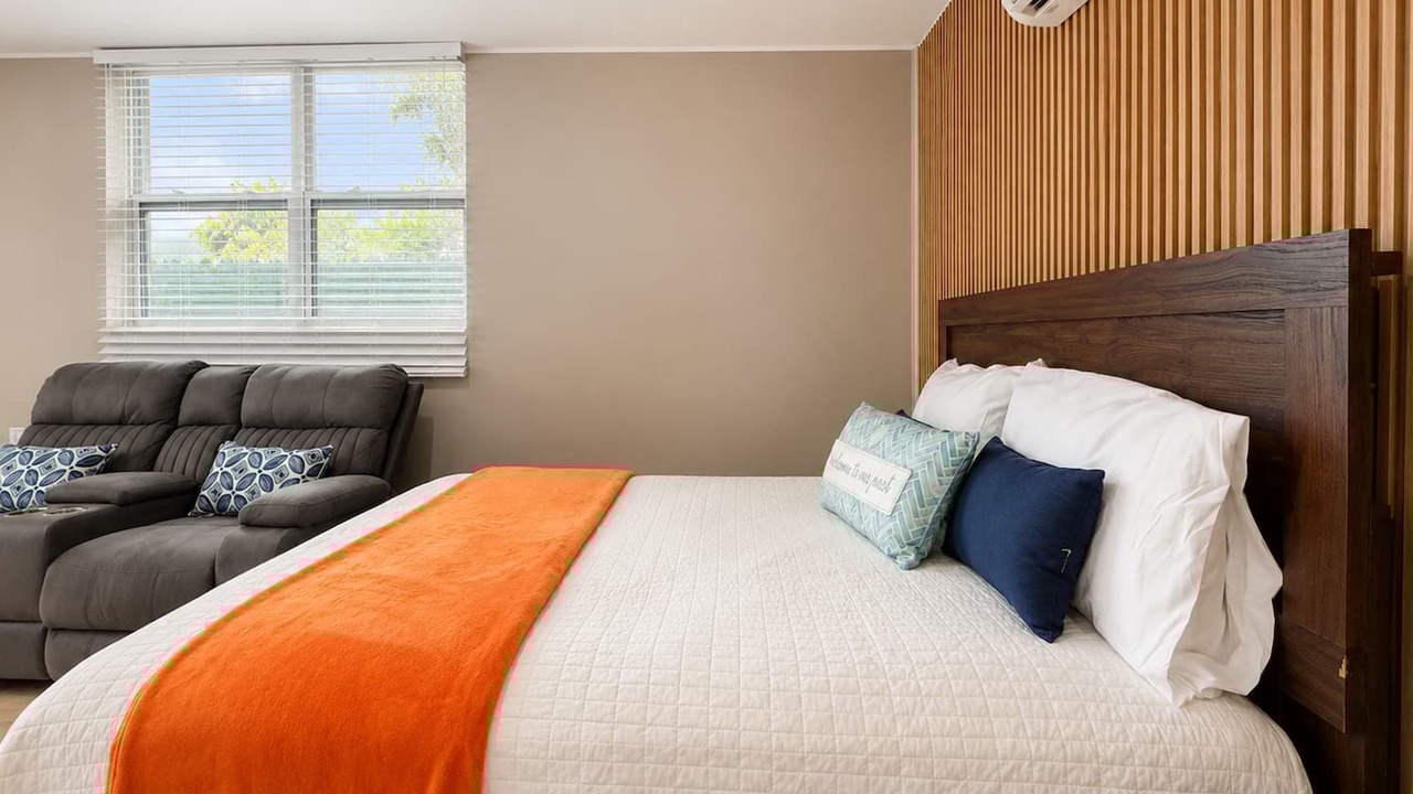 Photo of Bedroom in Royal Poinciana