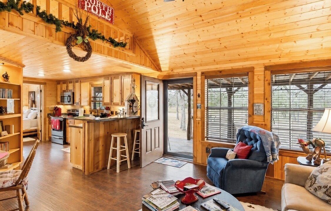 Photo of Livingroom in Ledbetter