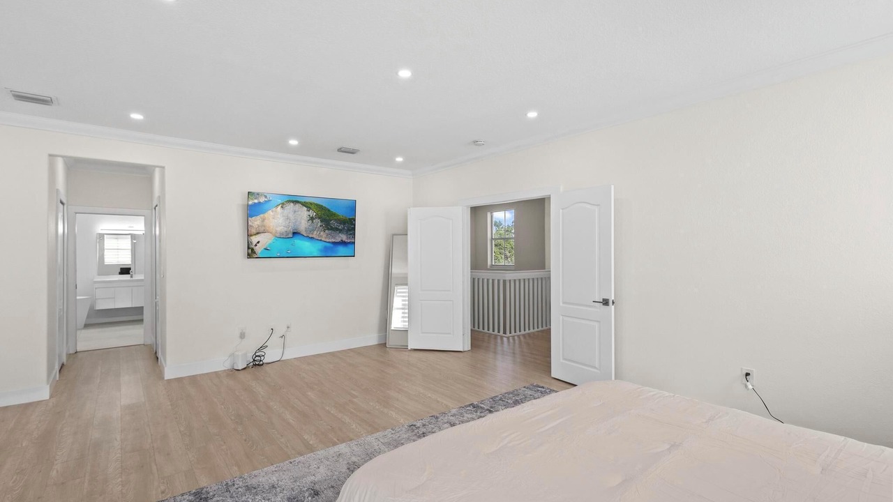 Photo of Bedroom in Ludlam