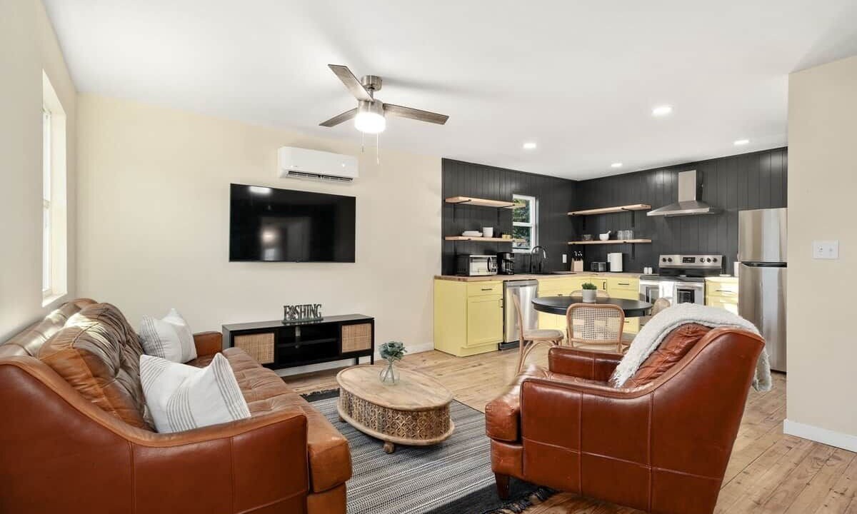 Photo of Livingroom in Lake Whitney