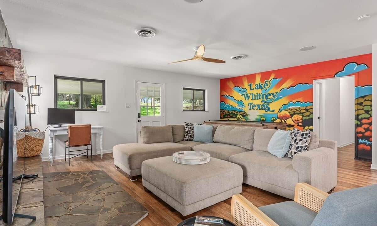 Photo of Livingroom in Lake Whitney
