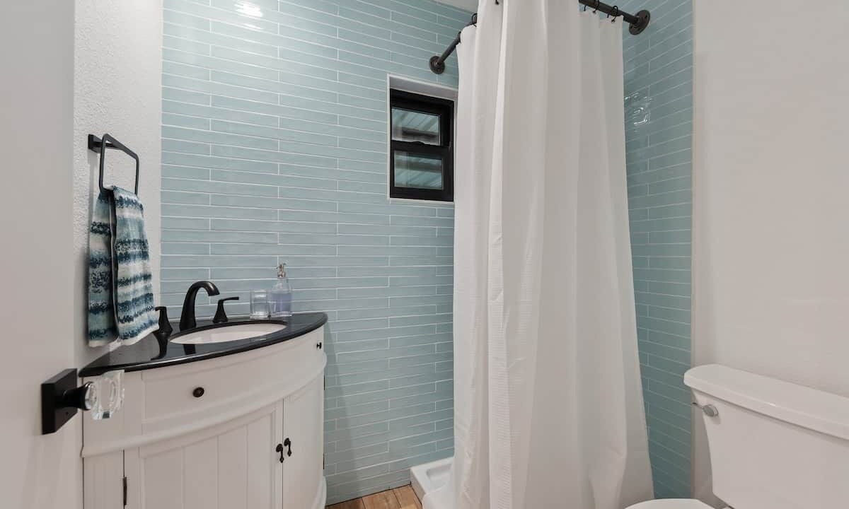 Photo of Bathroom in Lake Whitney