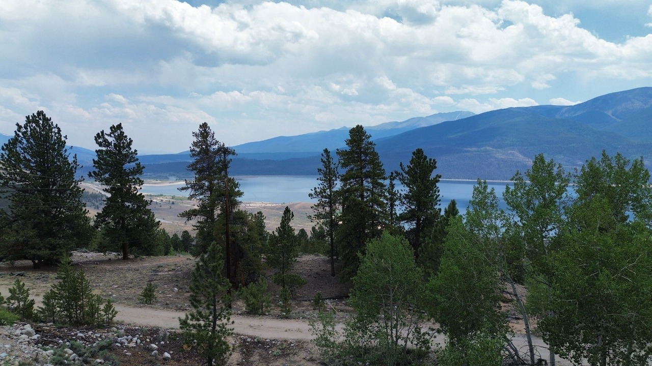 Photo of Others in Twin Lakes