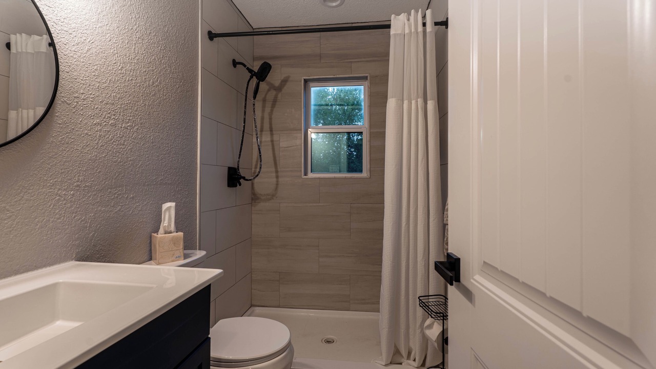 Photo of Bathroom in Central Arlington