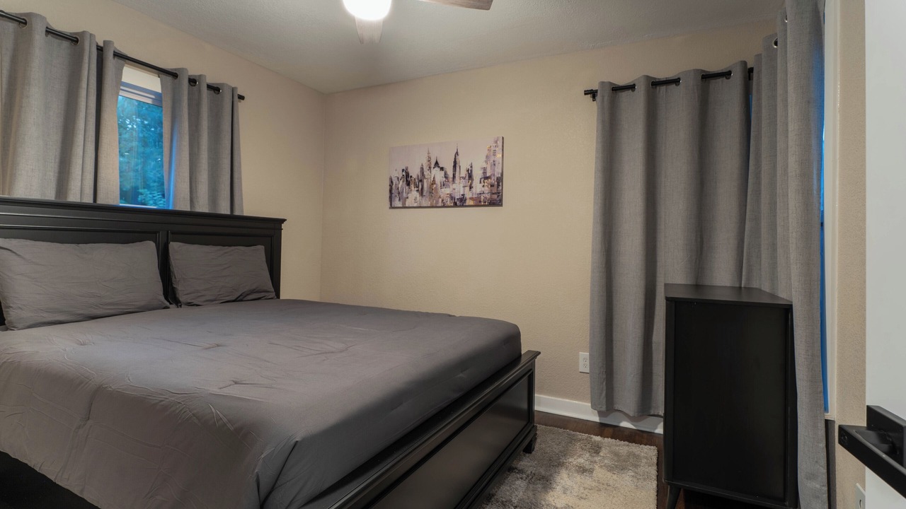 Photo of Bedroom in Central Arlington
