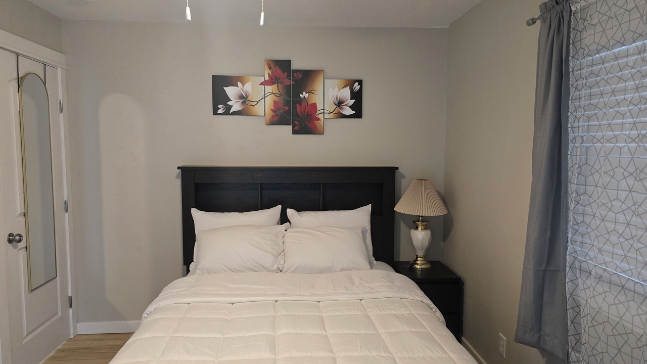 Photo of Bedroom in Lawrence