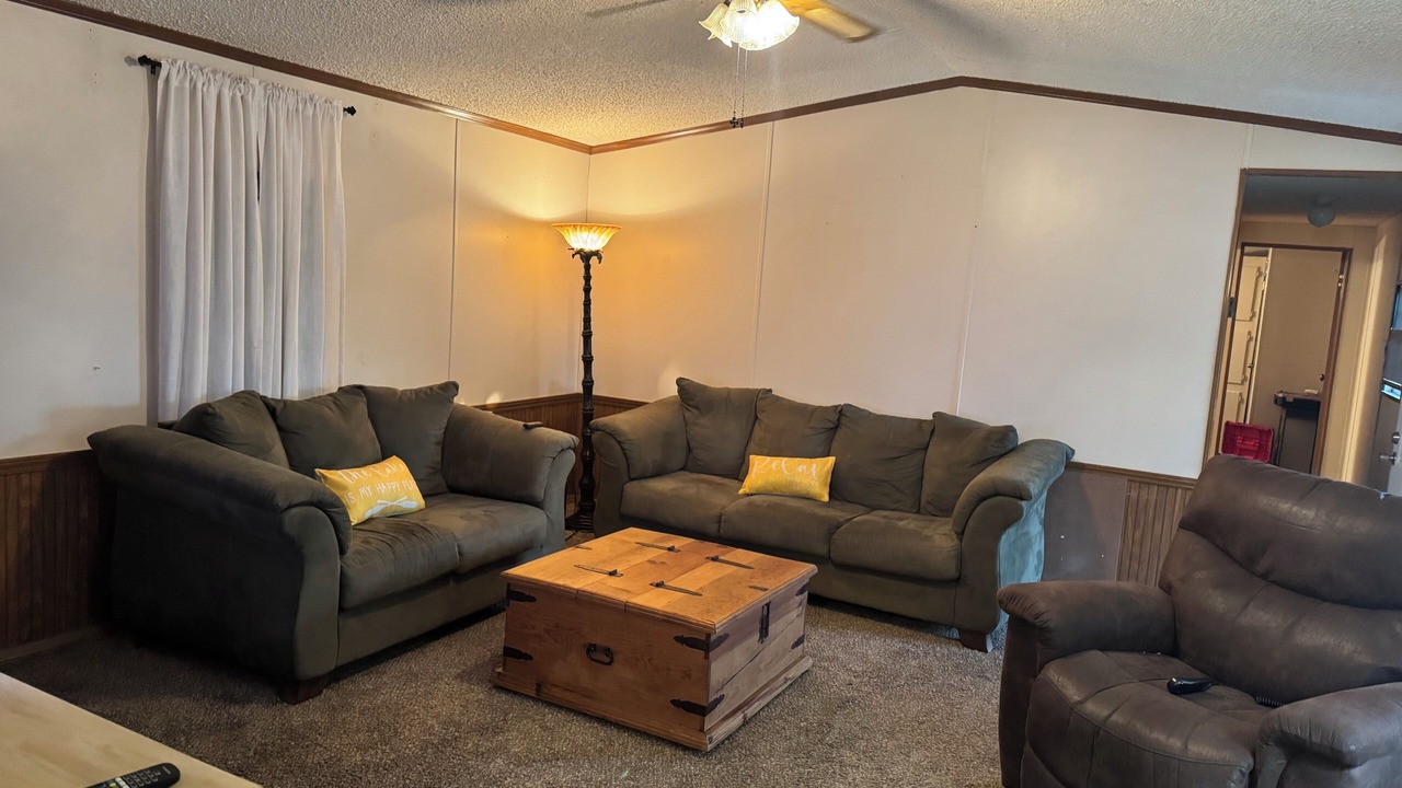 Photo of Livingroom in Emory