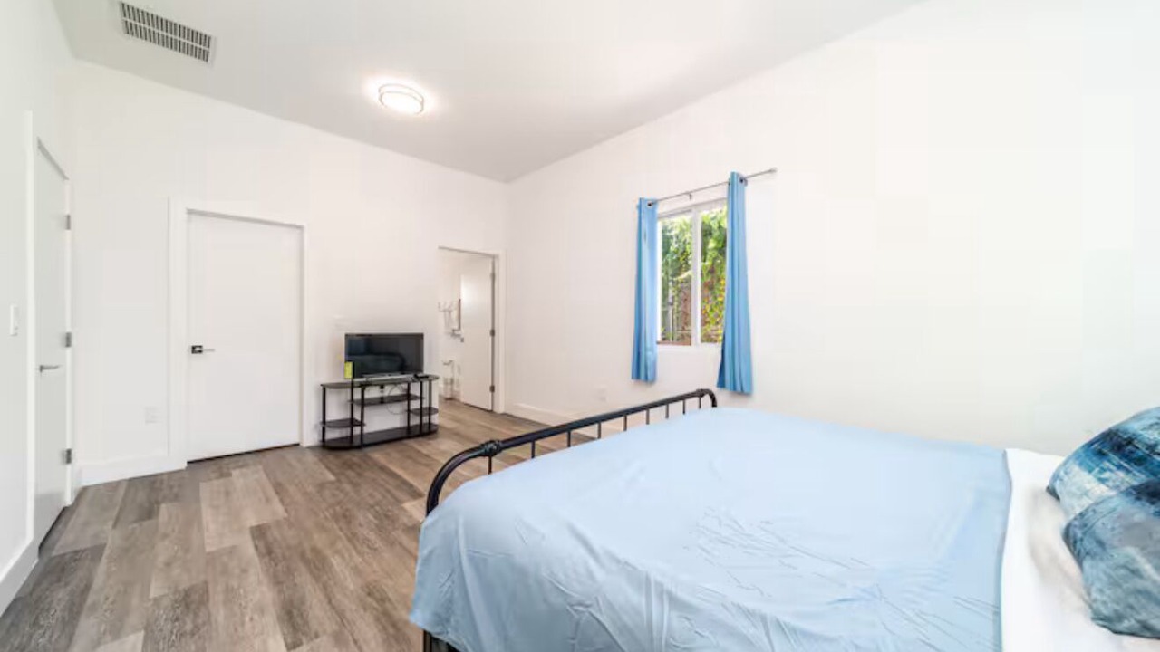 Photo of Bedroom in Hallandale Beach