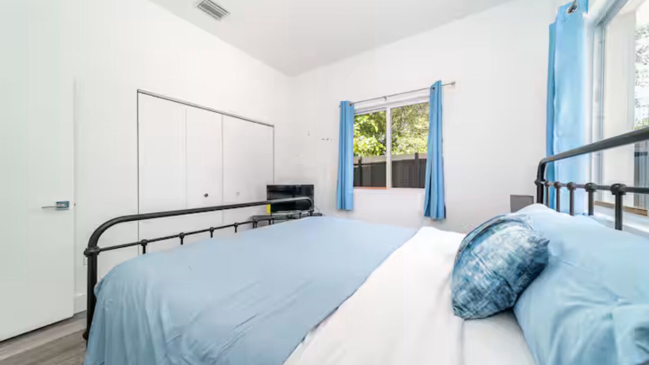 Photo of Bedroom in Hallandale Beach