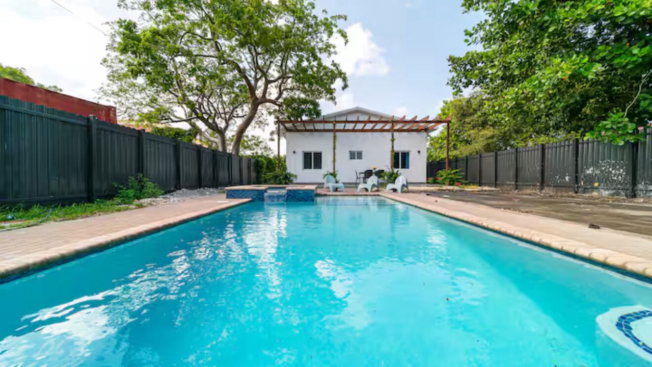 Photo of Outdoor in Hallandale Beach