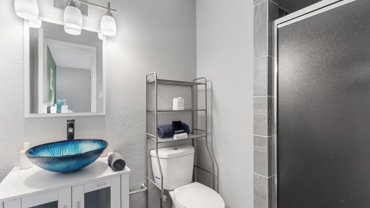 Photo of Bathroom in Central Arlington