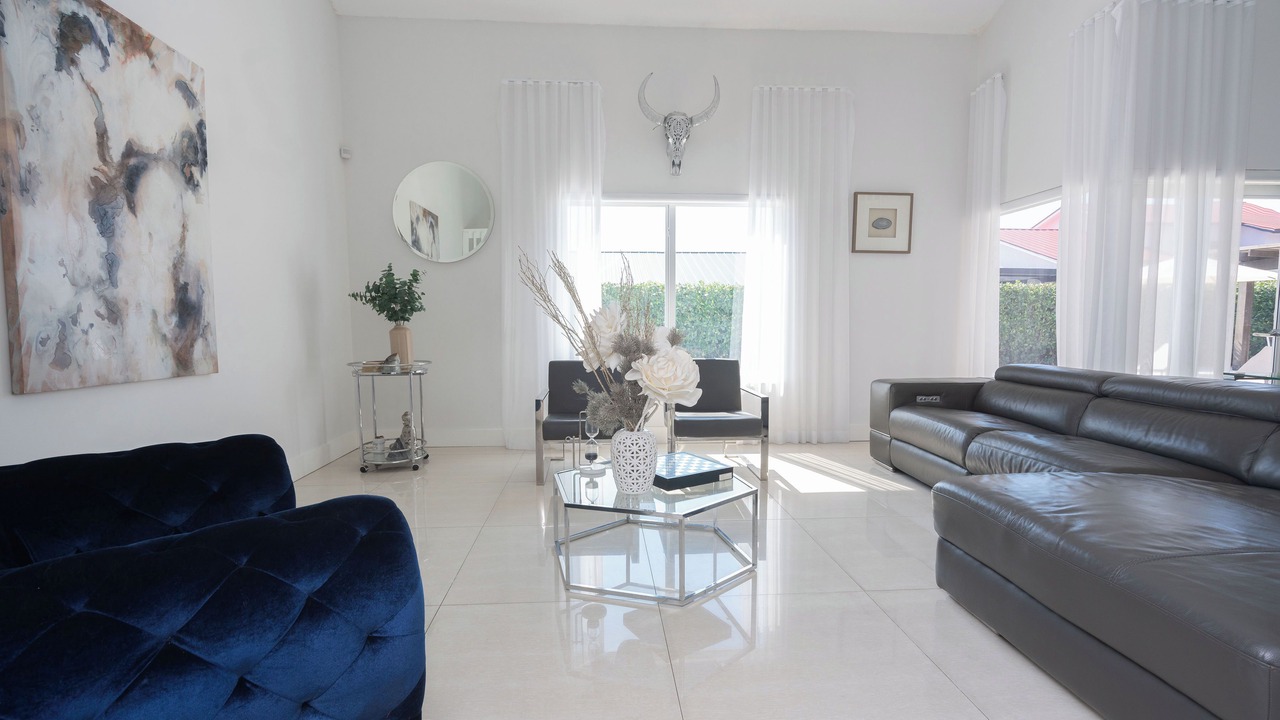 Photo of Livingroom in Country Club