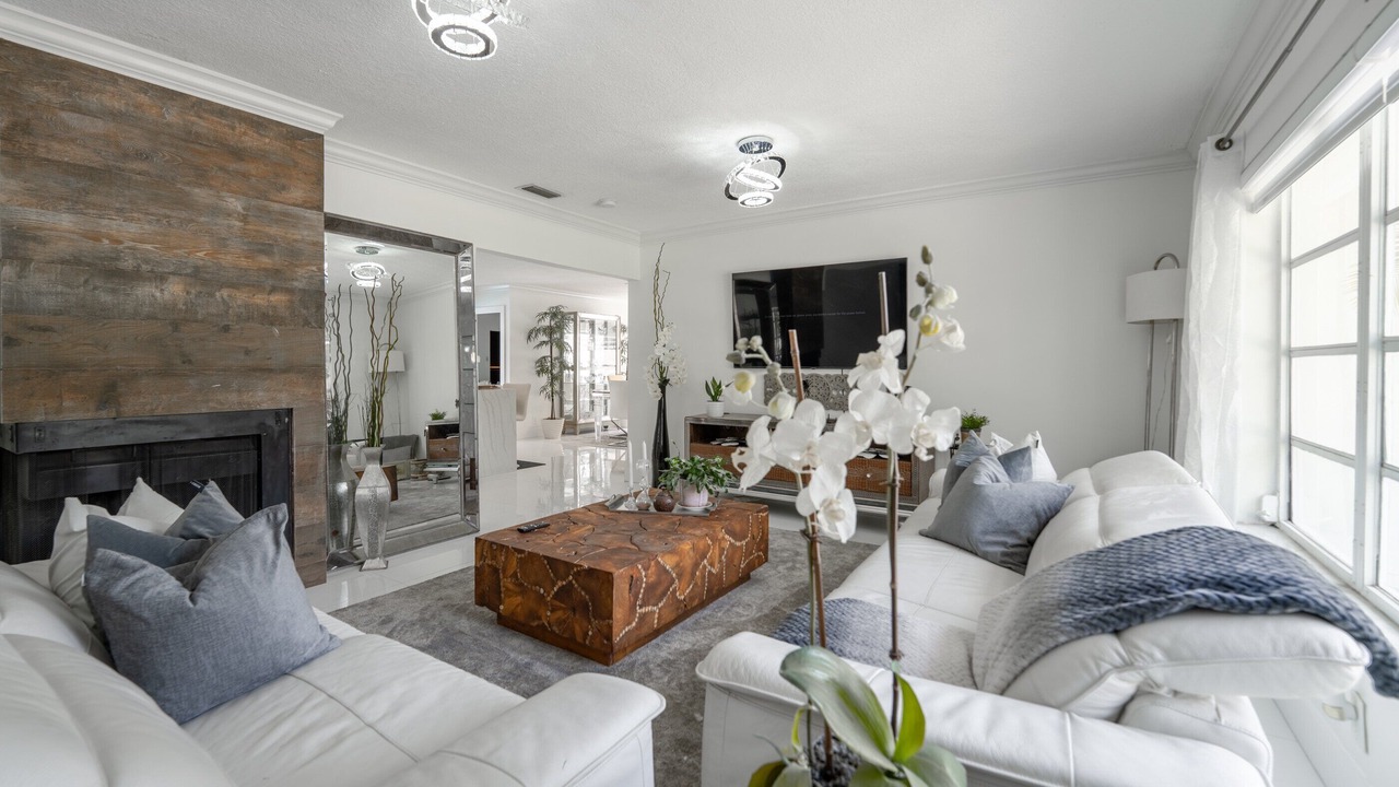 Photo of Livingroom in Coral Ridge Isles