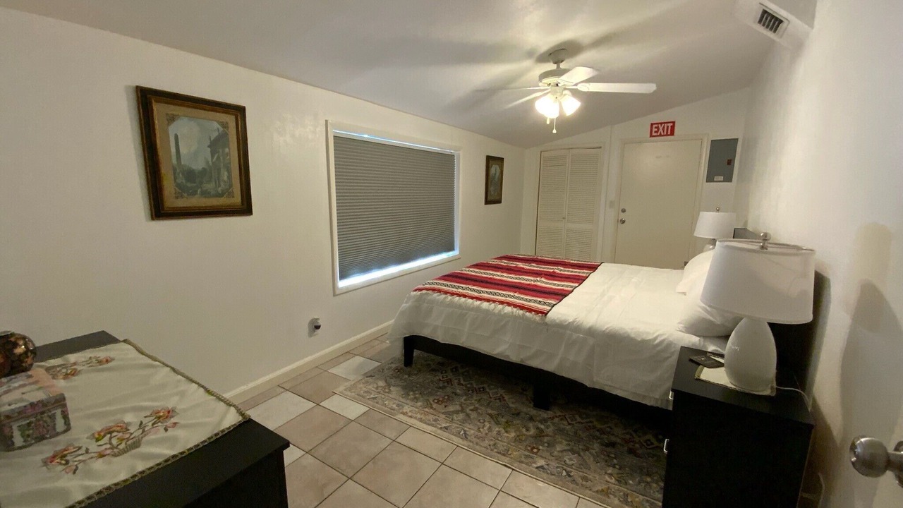 Photo of Bedroom in North Central Hollywood
