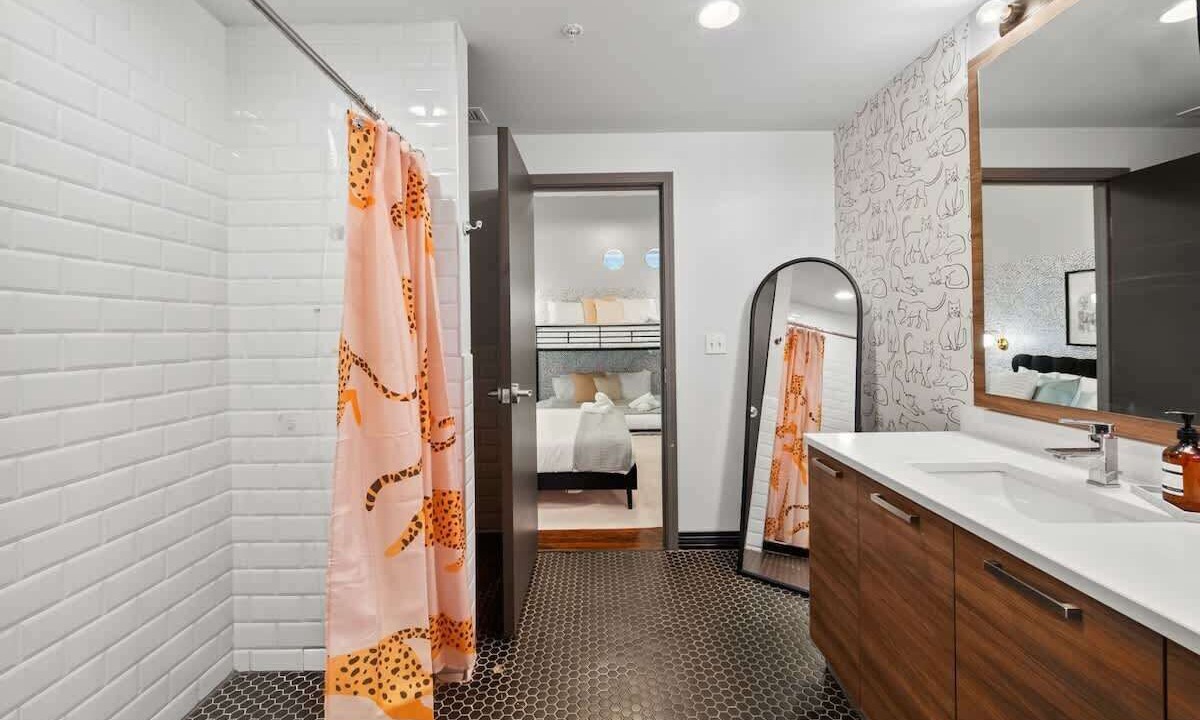 Photo of Bathroom in Downtown Dallas