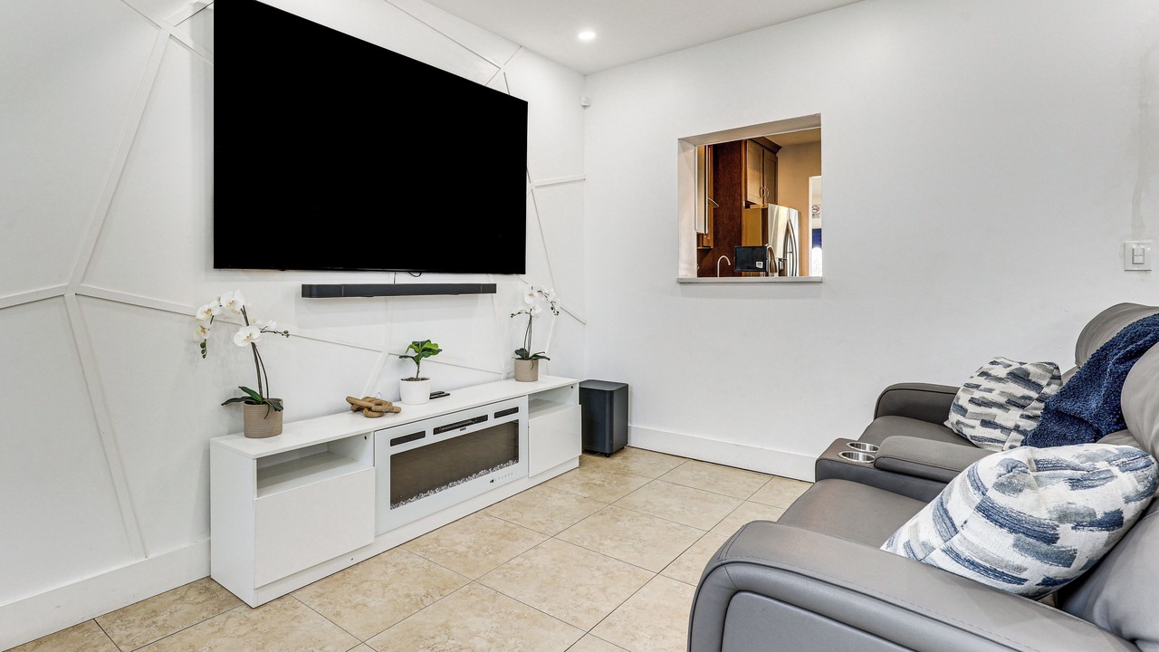 Photo of Livingroom in Miramar