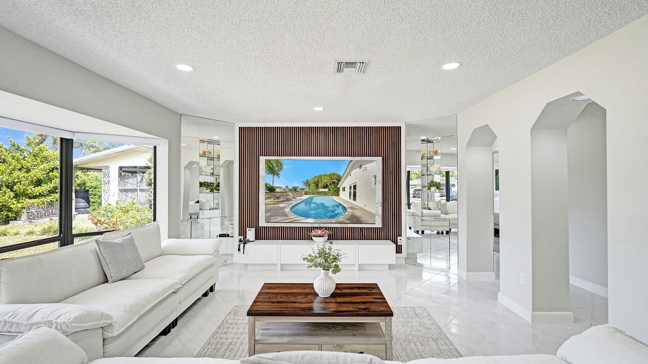 Photo of Livingroom in North Central Hollywood