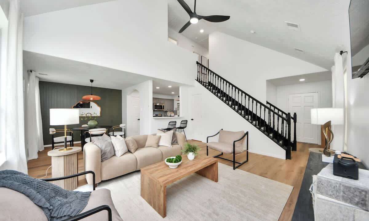 Photo of Livingroom in North Houston Gardens