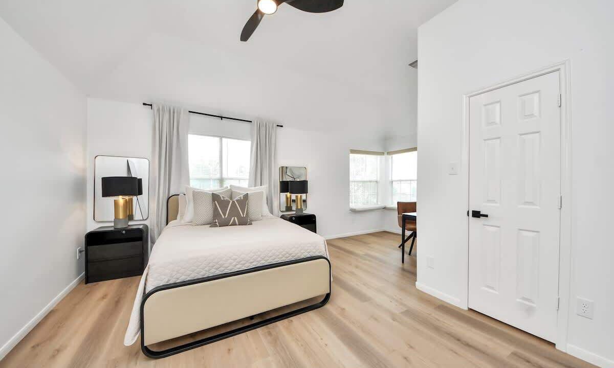 Photo of Bedroom in North Houston Gardens